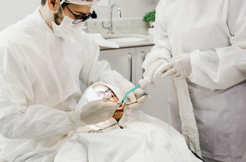 Specialistai atkreipia dėmesį: dantų plombavimui vis dar naudojamą gyvsidabrį būtina keisti sveikesnėmis alternatyvomis