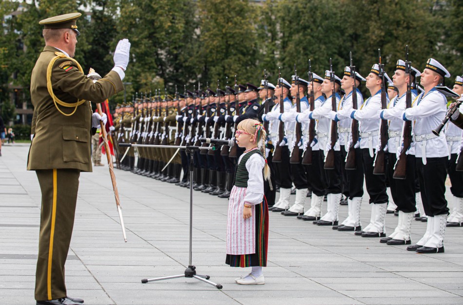 Lukiškių aikštėje paminėtos Rusijos kariuomenės išvedimo iš Lietuvos teritorijos 28-osios metinės