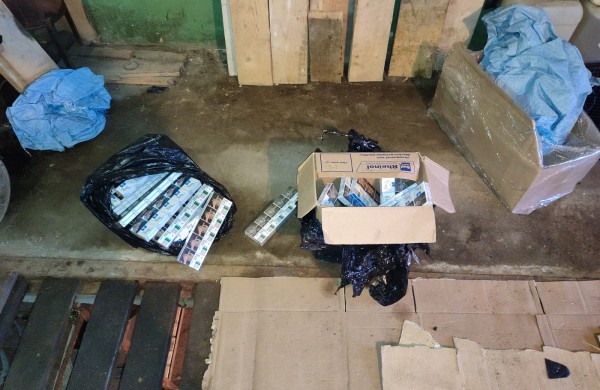 Jonavos rajone Pagėgių pasieniečiai aptiko daugiau kaip 4 tūkst. pakelių rūkalų