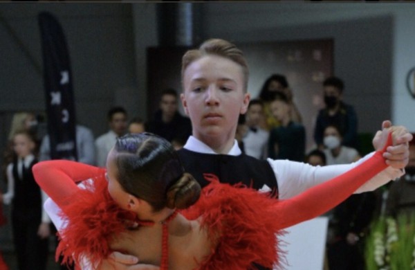 Jonavos sportinių šokių klubo „Bonus“ šokėjai džiaugiasi puikiais rezultatais