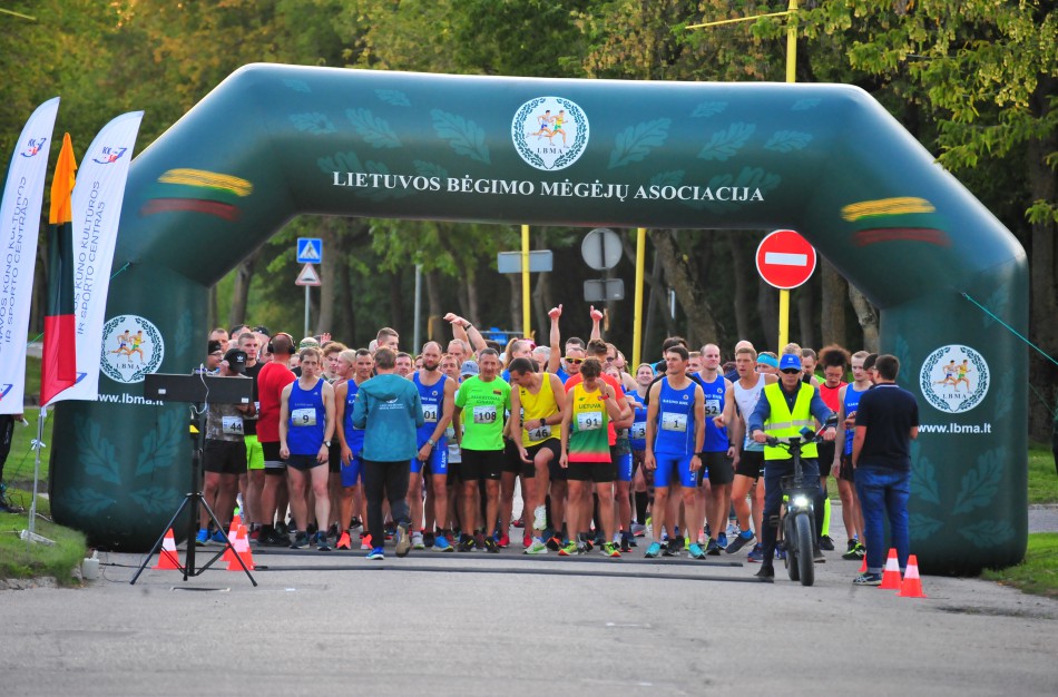 Įvyko 2021 m. Jonavos bėgimo taurės IV - asis etapas