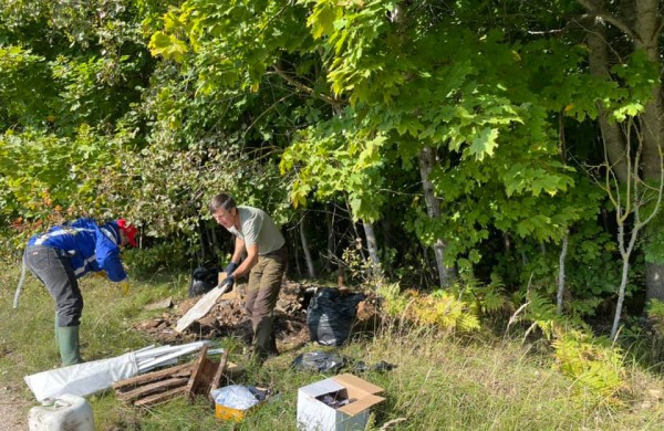 „Miško kuopa“ sutelkė miškų švarai neabejingus piliečius – surinktos tonos šiukšlių