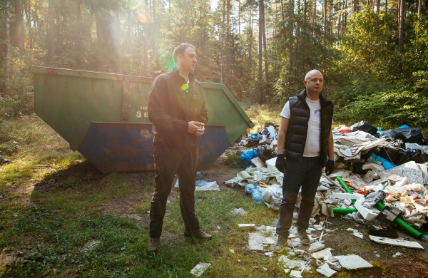 „Miško kuopa“ sutelkė miškų švarai neabejingus piliečius – surinktos tonos šiukšlių