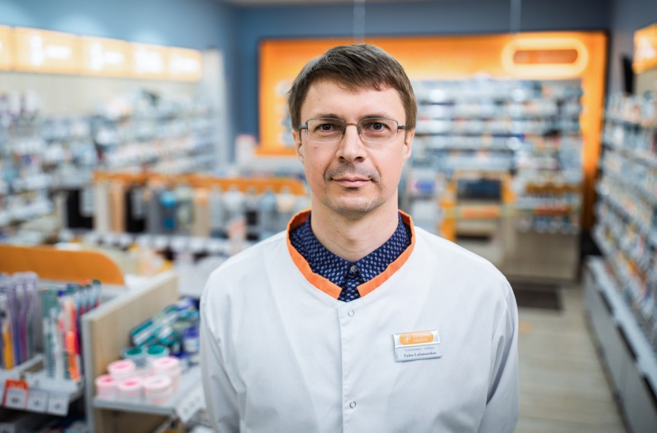 Atgarsiai apie galimybių pasus vaistinėse: dokumento reikia net šimtamečiams, ateina asmens kodą užsirašę ant lapelio