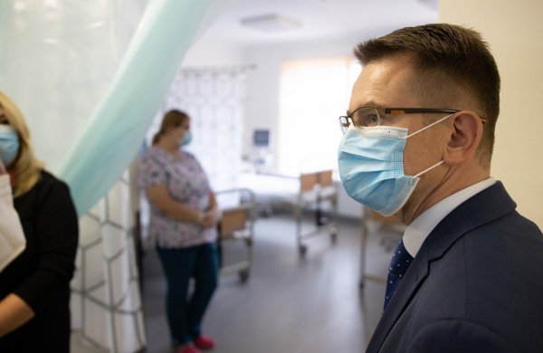 Ministras A. Dulkys Jonavoje: jei nesusitarsime – nebus investicijų