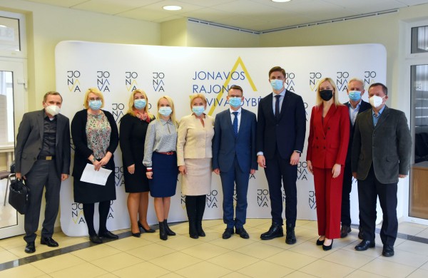 Ministras A. Dulkys Jonavoje: jei nesusitarsime – nebus investicijų