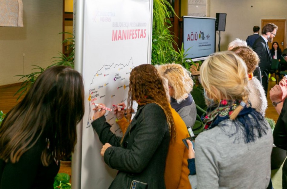Lietuvos bibliotekininkai parengė manifestą – įsipareigojo kurti visiems atvirą biblioteką