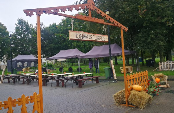 Įsisiūbuoja Rudens kermošius