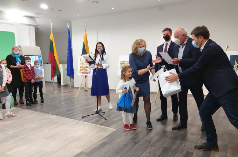 Piešiniai, skirti Europos kalbų dienai, sužavėjo komisiją