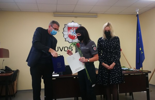 Artėjančios Angelų sargų dienos proga, pagerbti rajono pareigūnai