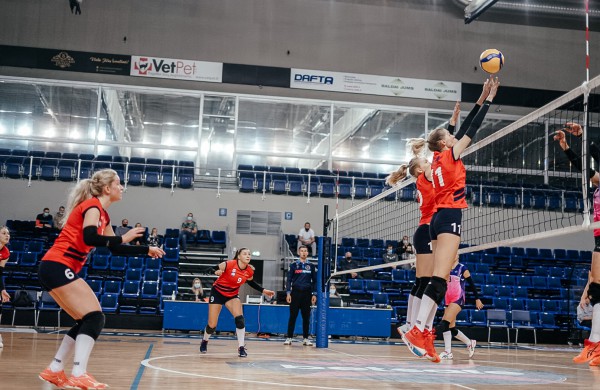 Puikus Lietuvos tinklinio komandų startas Baltijos lygoje – galingas jonaviškių startas su lygos žvaigžde