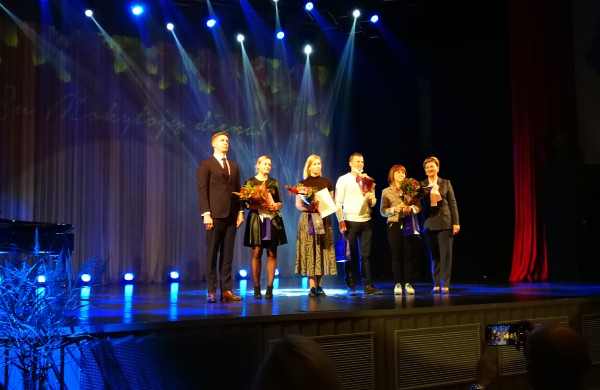 Mokytojų dienos išvakarėse - sveikinimai rajono švietimo bendruomenei