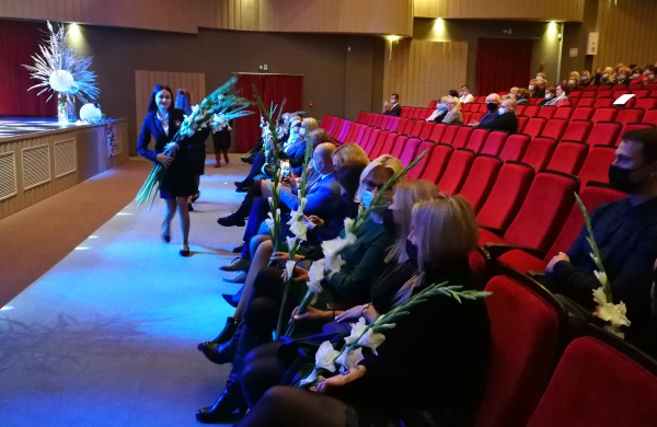 Mokytojų dienos išvakarėse - sveikinimai rajono švietimo bendruomenei