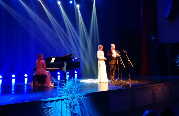 Mokytojų dienos išvakarėse - sveikinimai rajono švietimo bendruomenei