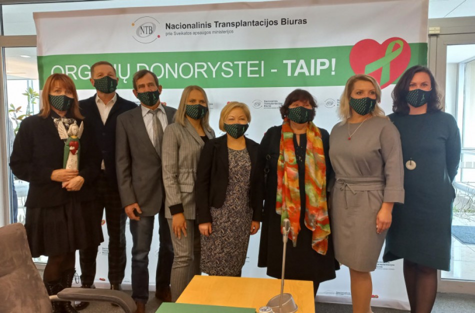 Seime apdovanoti organų donorystei nusipelnę žmonės ir organizacijos, jų tarpe - jonaviečių šeima