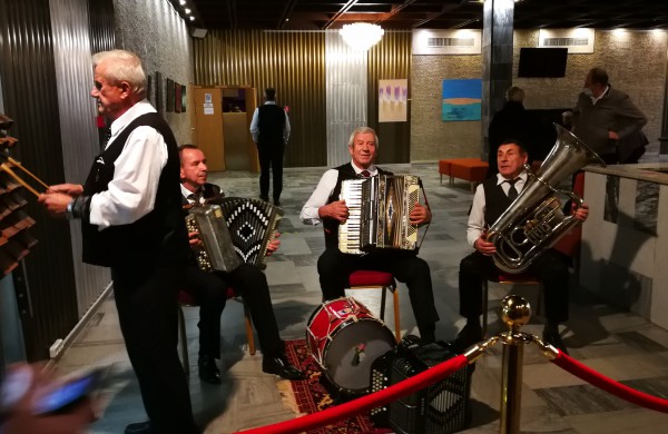 Jonavos TAU studentai švenčia: naujų mokslo metų pradžia, nauji fakultetai bei dekanai