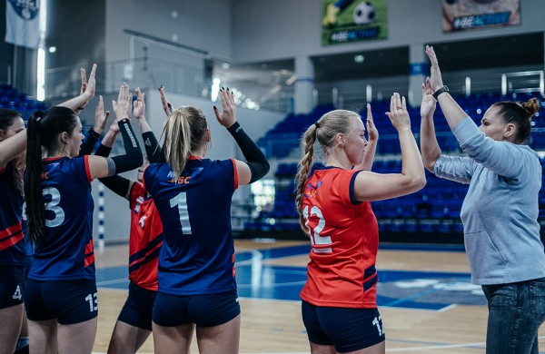 Baltijos moterų tinklinio lygos viršūnėje – dvi Lietuvos komandos