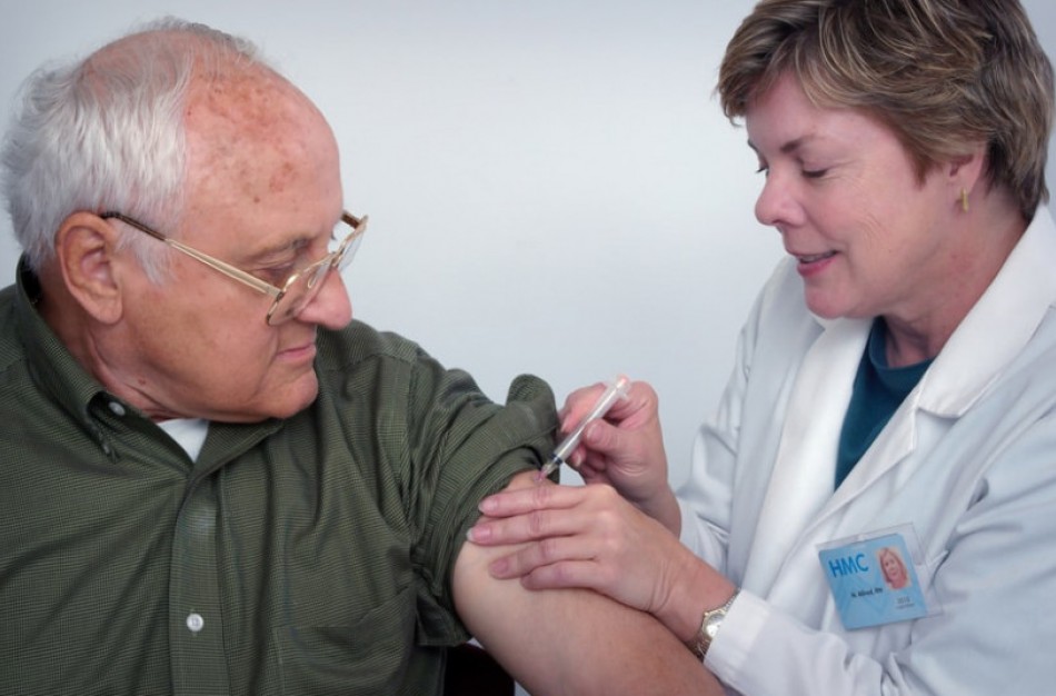 Naujai pasiskiepiję senoliai galės gauti vienkartinę išmoką