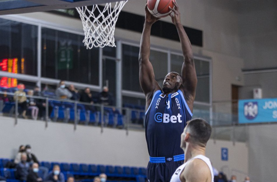 Jonavos „CBet“ iškovojo ketvirtąją pergalę iš eilės ir stipriai sutvirtino savąsias pozicijas KMT turnyro grupių etape