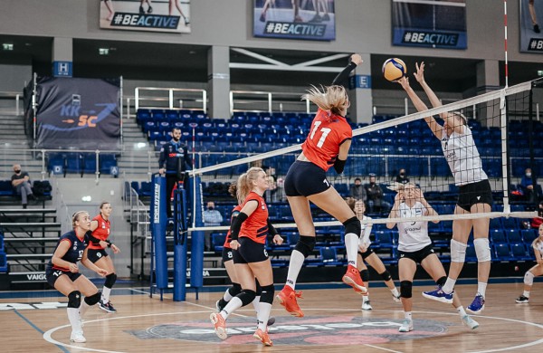 Baltijos moterų tinklinio čempionate Kauno ir Jonavos klubai pasiekė po vieną pergalę