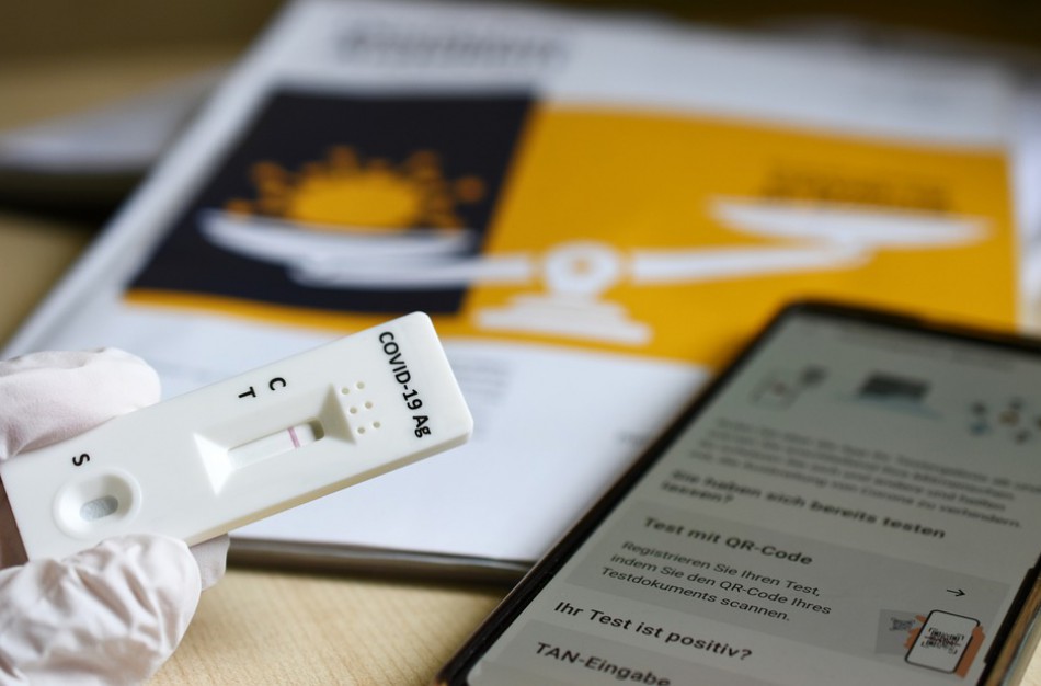 Seimas priėmė sprendimą: darbuotojai turės patys mokėti už privalomus COVID-19 testus