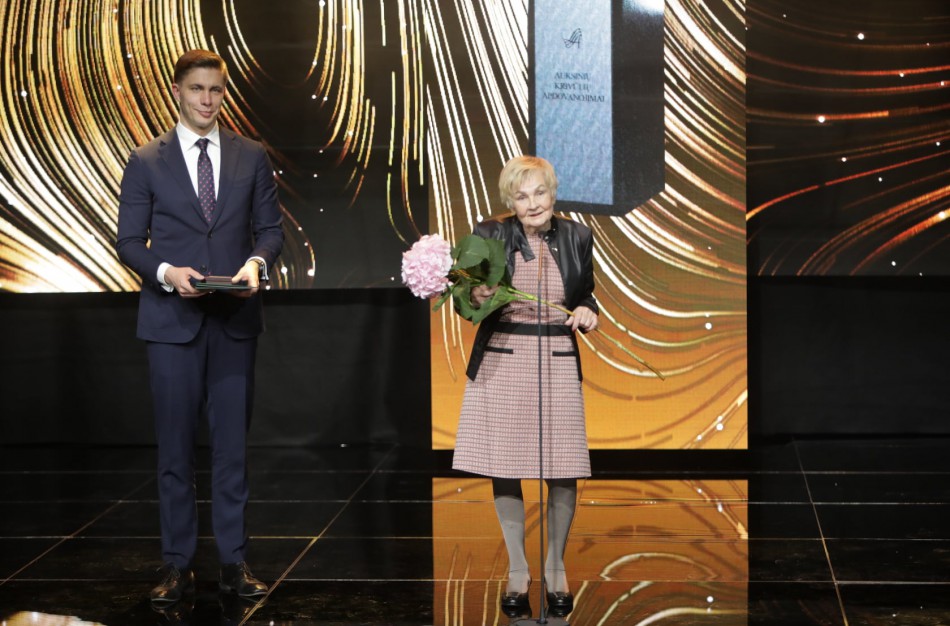 Savivaldybėms įteikti svarbiausi metų apdovanojimai  – „Auksinių krivūlių“ statulėlės