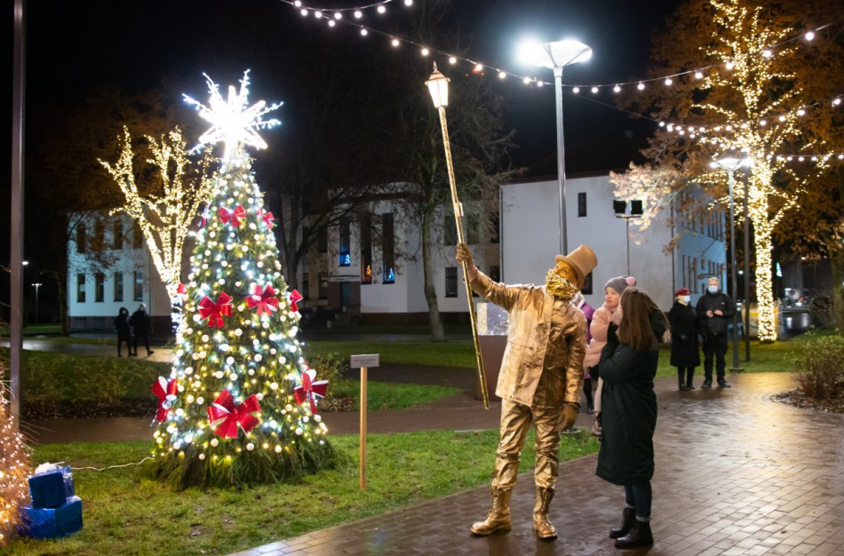Aiškėja, iki kada Jonavos miestas turi nušvisti kalėdinėmis dekoracijomis