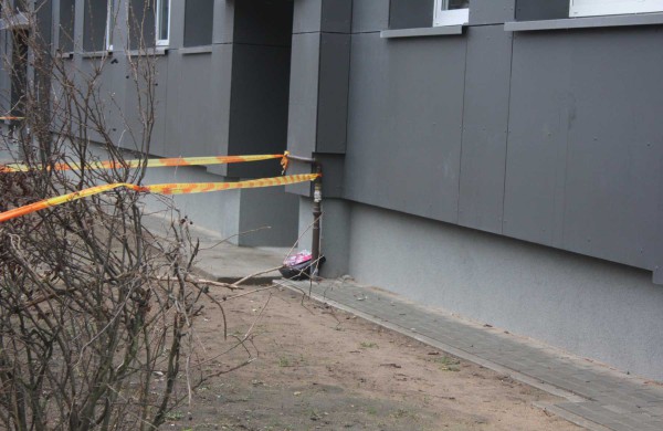 Jonavoje – sumaištis dėl prie laiptinės paliko paketo