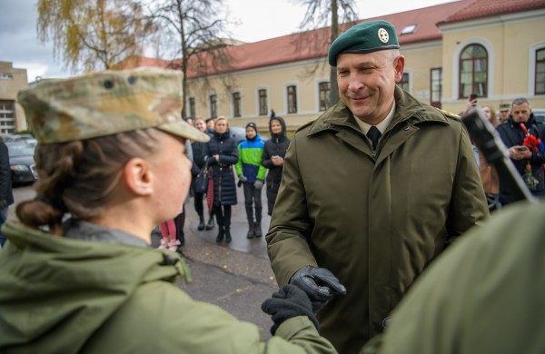 Po mokymų Rukloje, prisiekę Lietuvai, studijas pradeda 99 Karo akademijos kariūnai