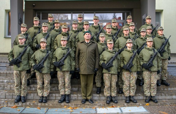 Po mokymų Rukloje, prisiekę Lietuvai, studijas pradeda 99 Karo akademijos kariūnai