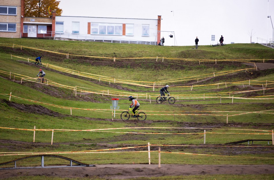 Jonavoje atidarytas profesionalus kalnų dviračių parkas