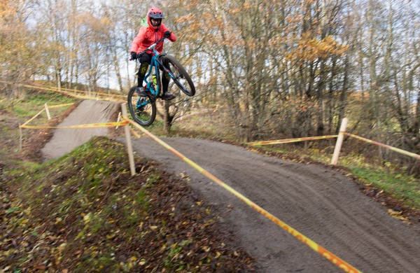 Jonavoje atidarytas profesionalus kalnų dviračių parkas