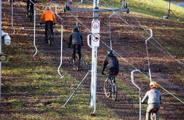 Jonavoje atidarytas profesionalus kalnų dviračių parkas