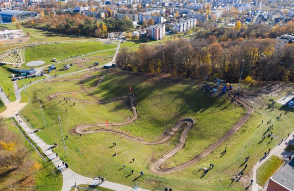Jonavoje atidarytas profesionalus kalnų dviračių parkas