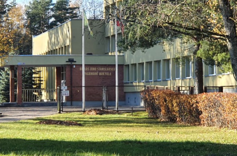 Ruklos mokykloje girtam 15 - mečiui iškviesta policija