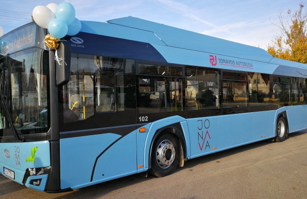 Jonava jau turi elektrinį autobusą: naujos pradžios startas, turėsiantis tęstinumą