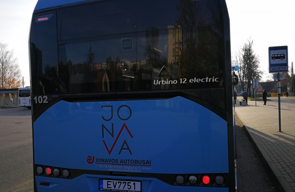 Jonava jau turi elektrinį autobusą: naujos pradžios startas, turėsiantis tęstinumą