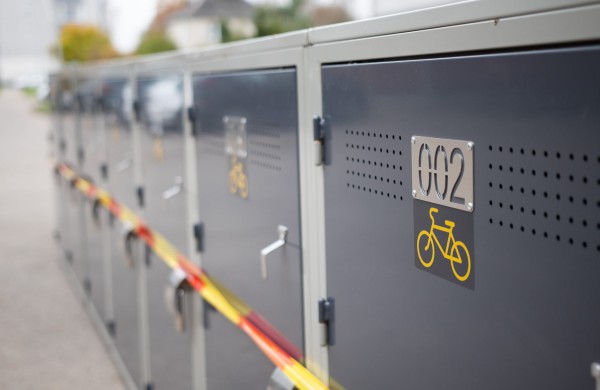 Jonavoje statomi „garažai“ dviračiams prie daugiabučių: gyventojai jau gali rezervuoti vietas