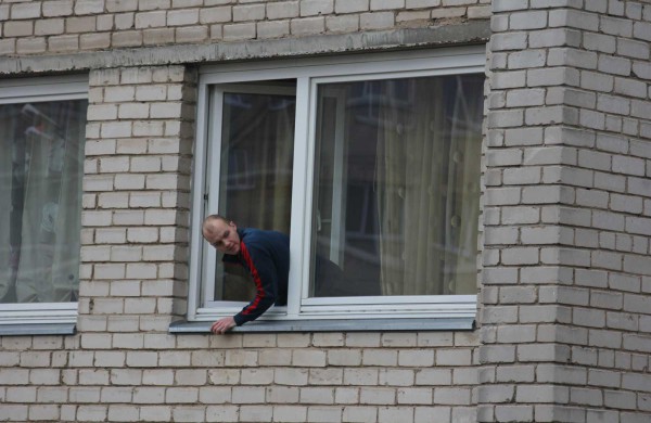 Prie daugiabučio paliktą paketą neutralizavo išminuotojai