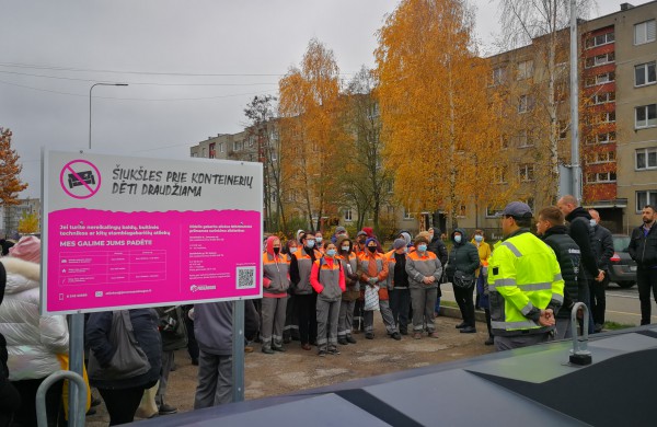 Lauke surengta akcija traukė smalsuolių dėmesį: dalis vairuotojų net signalizavo
