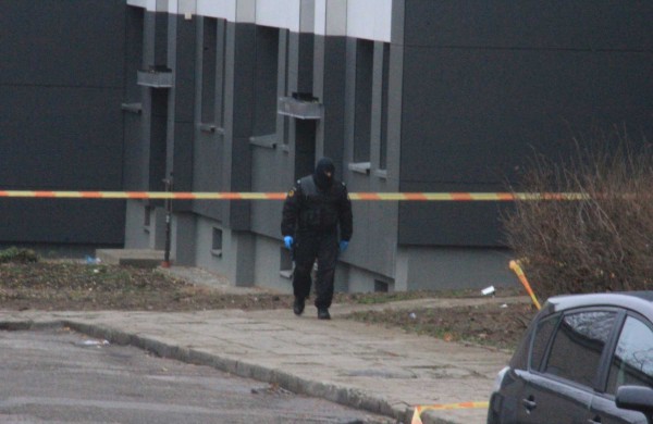 Prie daugiabučio paliktą paketą neutralizavo išminuotojai