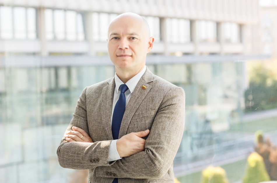 Seimo narys E. Sabutis: Socialdemokratai dėl apgailėtinos kelių būklės reikalauja didinti finansavimą jų priežiūrai