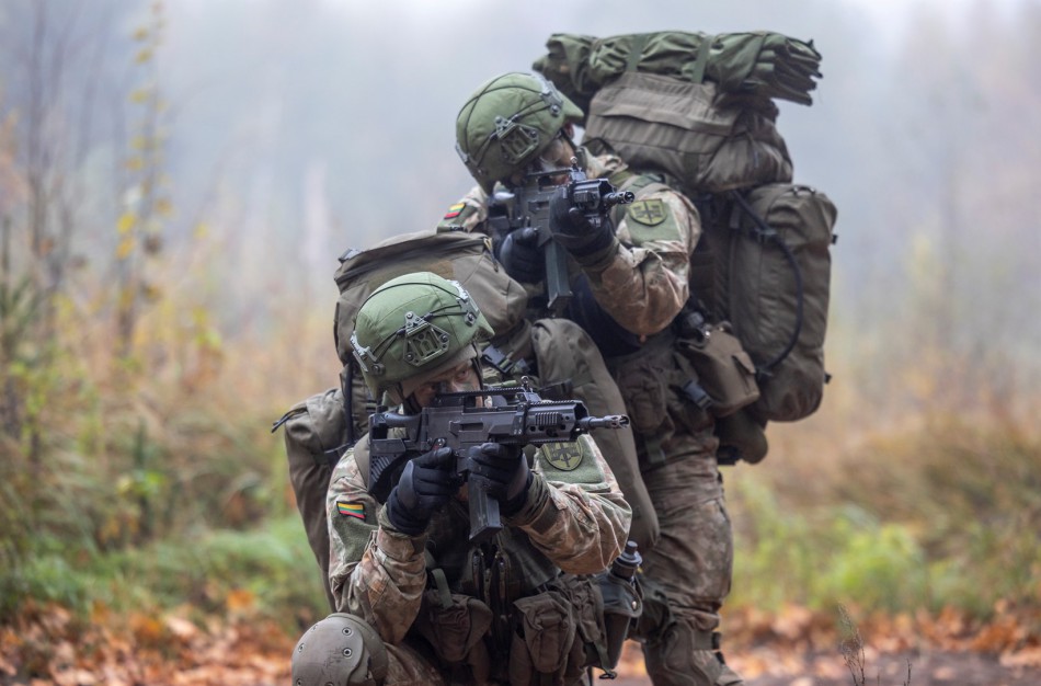 KAM paskatins 4000 karių, padėjusių stabdyti nelegalios migracijos antplūdį pasienyje