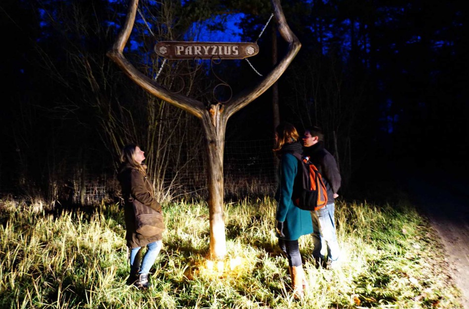 Krašto muziejaus darbuotojai teroro aukas pagerbė prie Paryžiaus kaimo Jonavos rajone