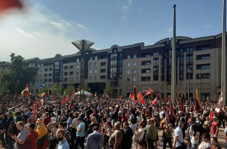 Įtarimai dėl riaušių prie Lietuvos Respublikos Seimo pareikšti 85 asmenims