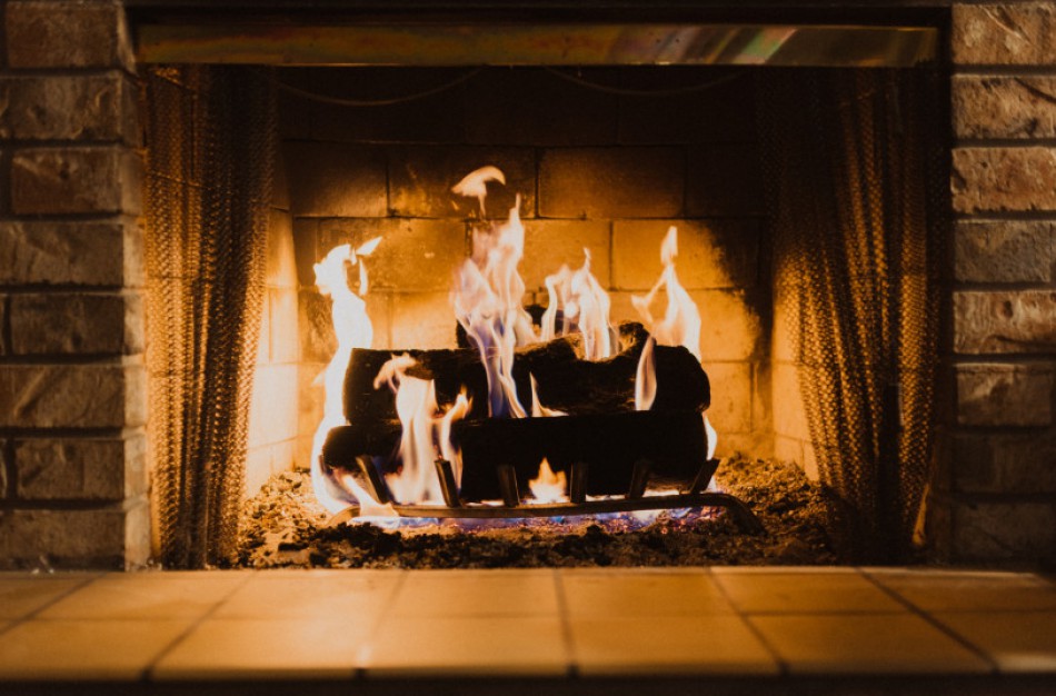 Šildymo sezonas: namus šildykite tik aplinkos neteršiančiu ir pavojaus žmogaus sveikatai nekeliančiu kuru