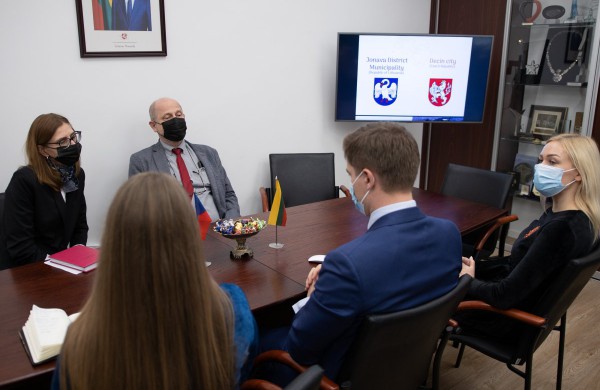 Jonavoje lankėsi Čekijos Respublikos ambasadorius