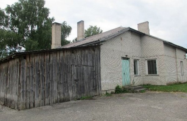 Pastato-pirties su aikštele ir sklypu Samanynės g. 30, Aklojo ežero k., Šilų sen., pakartotinis pardavimo aukcionas