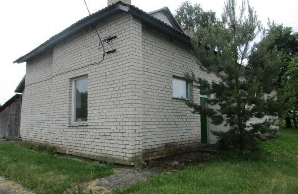 Pastato-pirties su aikštele ir sklypu Samanynės g. 30, Aklojo ežero k., Šilų sen., pakartotinis pardavimo aukcionas