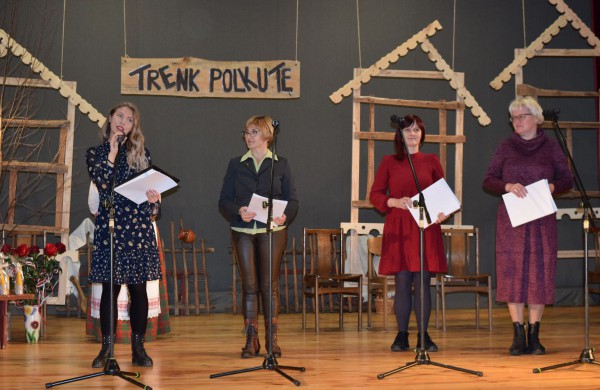 Jonavos rajono kolektyvai ir atlikėjai „Sutrenkė polkutę" Panoteriuose